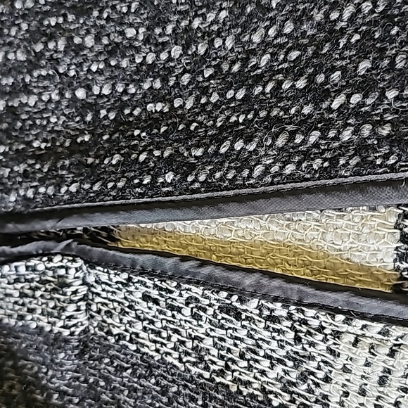 Guess preppi business Casual plaid lapel jacket. Size medium. Black and … - Picture 13 of 16